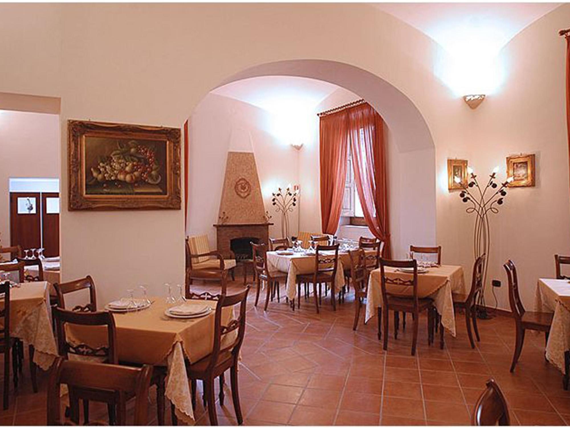 Hotel Ristorante Novecento Caserta Exterior photo
